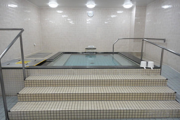 カルシウム人工温泉